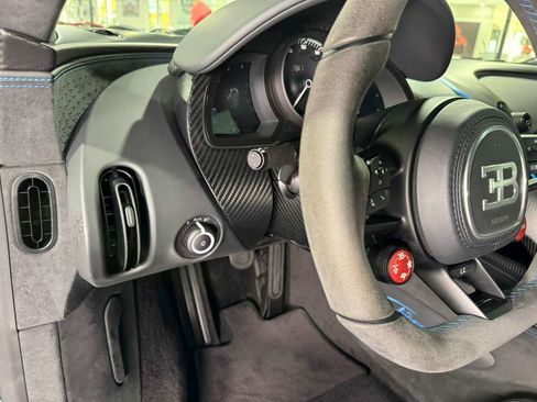 Used 2022 Bugatti Chiron Pur Sport image 25