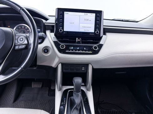 Used 2022 Toyota Corolla Cross LE FWD image 5