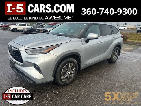 Used 2022 Toyota Highlander XLE image 1