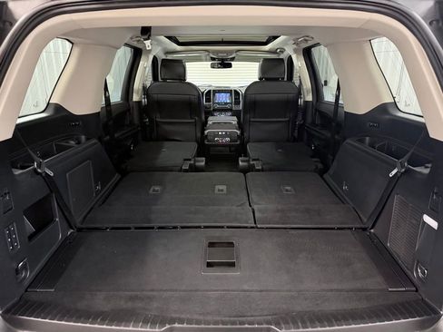 Used 2020 Ford Expedition Platinum RWD image 32
