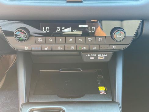New 2026 Subaru Outback Touring AWD/4WD image 21