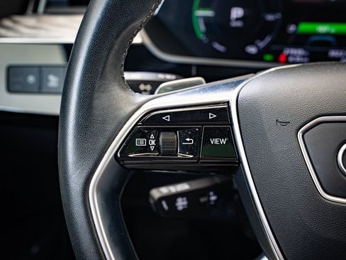 Used 2022 Audi e-tron Premium w/ Convenience Plus Package image 25