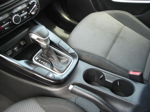 Used 2020 Kia Soul LX FWD image 6