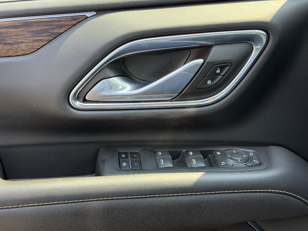 Used 2022 Chevrolet Tahoe Premier AWD/4WD image 16