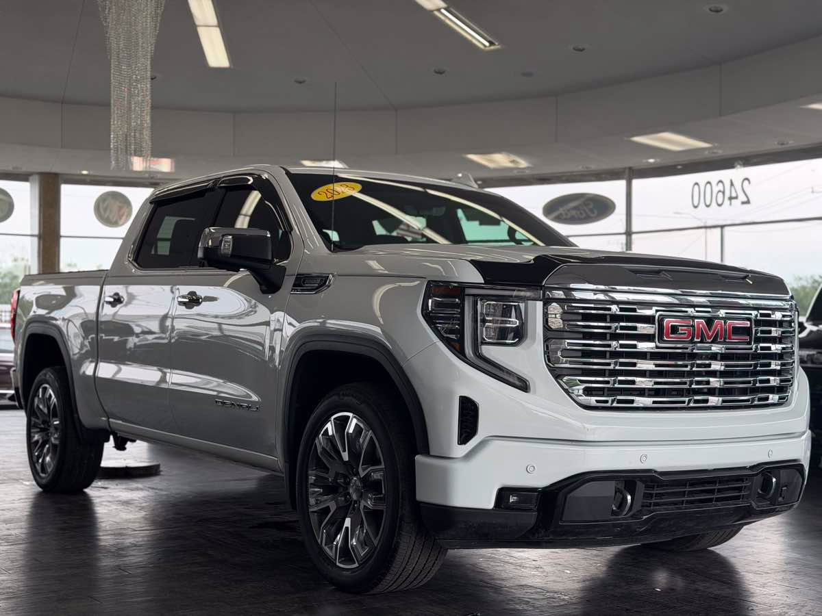 Used 2023 GMC Sierra 1500 Denali w/ Denali Reserve Package AWD/4WD image 5
