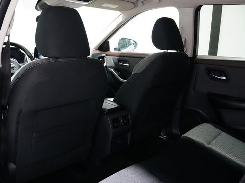 Used 2021 Nissan Rogue SV image 17