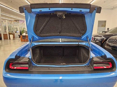Used 2023 Dodge Challenger R/T w/ Performance Handling Group image 38