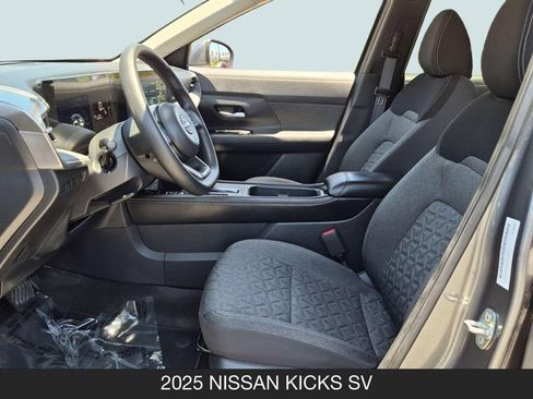 Used 2025 Nissan Kicks SV AWD/4WD image 14