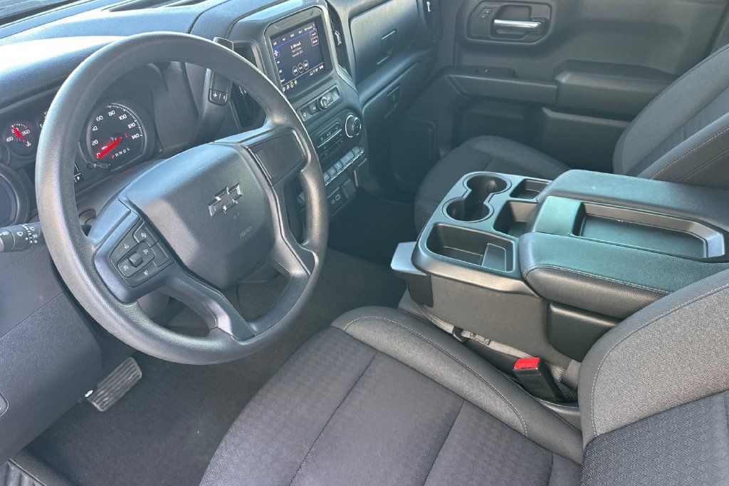 Used 2025 Chevrolet Silverado 1500 Custom Trail Boss AWD/4WD image 10