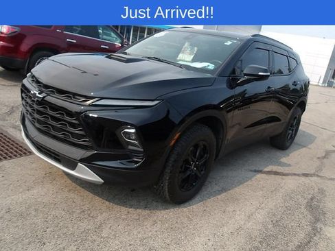 Used 2024 Chevrolet Blazer LT w/ Sound & Technology Package AWD/4WD image 3