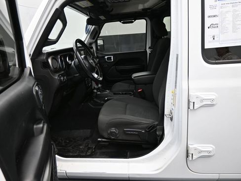 Used 2020 Jeep Gladiator Sport w/ Quick Order Package 24S image 10