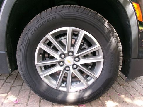 Used 2022 Chevrolet Traverse LT w/ LPO, Floor Liner Package AWD/4WD image 38