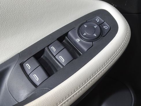 Used 2020 Buick Encore GX Select image 12