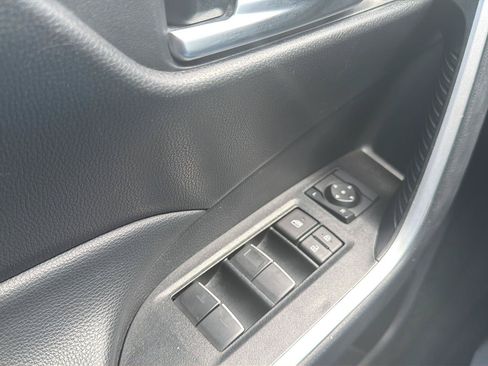 Used 2025 Toyota RAV4 XLE AWD/4WD image 23