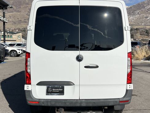 Used 2021 Mercedes-Benz Sprinter 2500 image 10