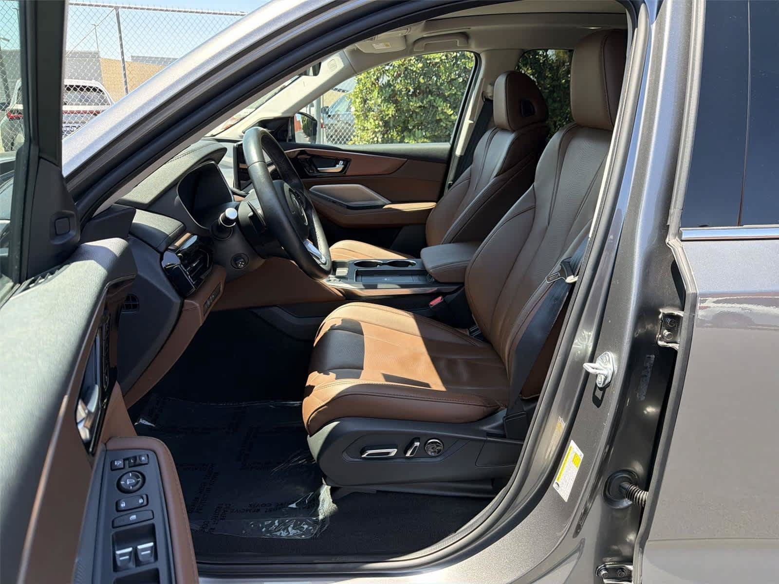 Certified 2025 Acura MDX w/ Technology Package AWD/4WD image 12