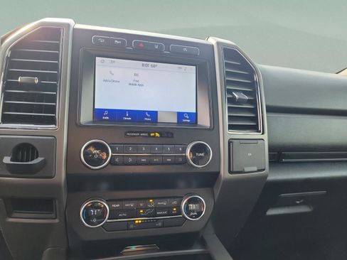 Used 2020 Ford Expedition XLT w/ Equipment Group 201A AWD/4WD image 28