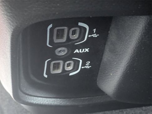 Used 2025 RAM 1500 Laramie image 25