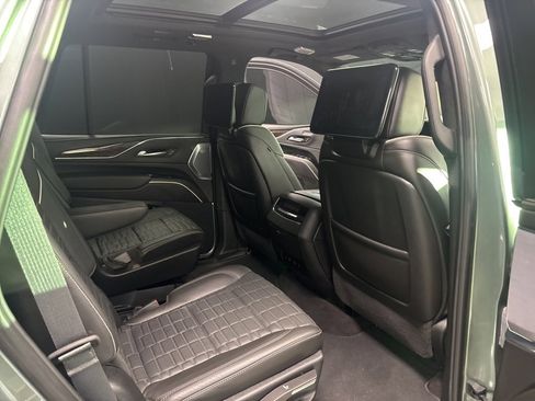 Used 2024 Cadillac Escalade Sport Platinum image 40