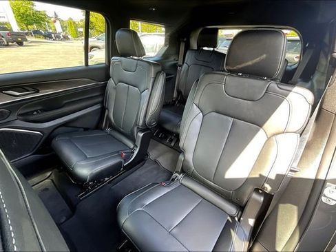 New 2025 Jeep Grand Cherokee L Overland image 11