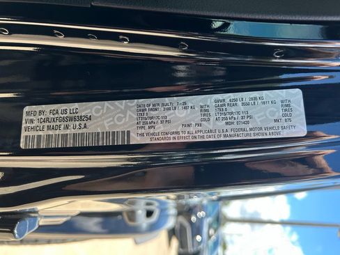 Used 2025 Jeep Wrangler Unlimited Rubicon AWD/4WD image 55