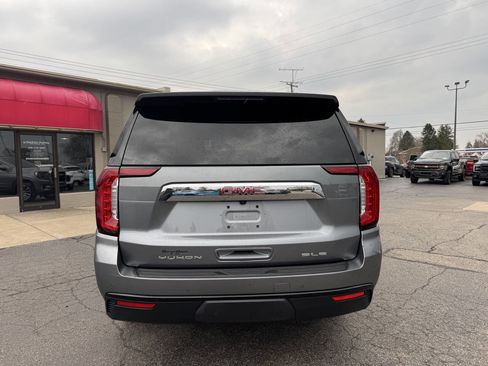 Used 2022 GMC Yukon XL SLE w/ Gmc Pro Safety Plus Package image 3