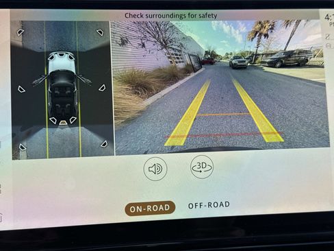 New 2026 Land Rover Discovery S image 25