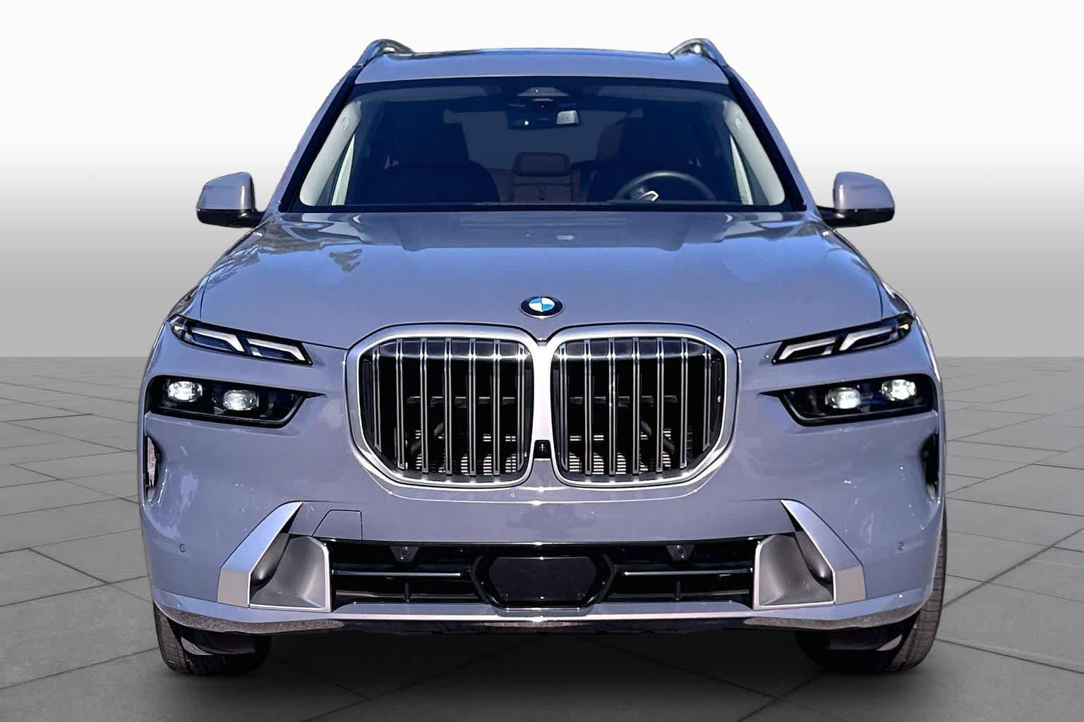 Used 2026 BMW X7 xDrive40i AWD/4WD image 4