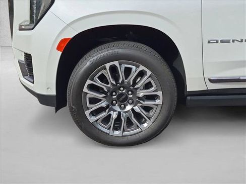 Used 2024 GMC Yukon Denali Ultimate AWD/4WD image 26