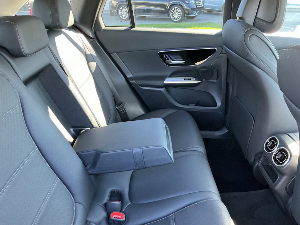 Used 2025 Mercedes-Benz GLC 350e 4MATIC w/ Driver Assistance Package image 24