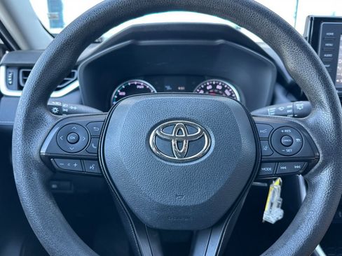 Used 2021 Toyota RAV4 LE AWD/4WD image 22