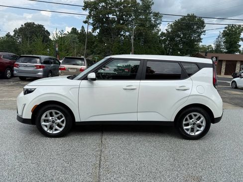 Used 2024 Kia Soul LX w/ Option Group 015 FWD image 25
