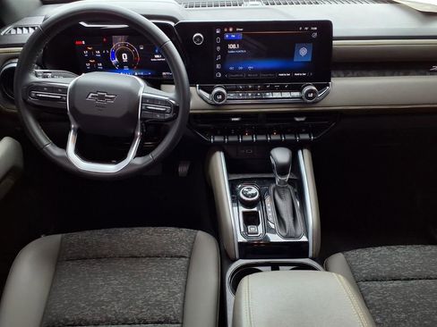 Used 2024 Chevrolet Colorado ZR2 w/ Technology Package image 12