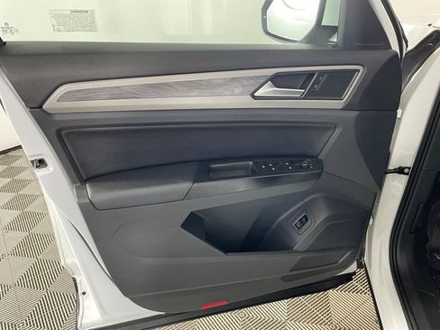 Used 2020 Volkswagen Atlas Cross Sport SE AWD/4WD image 15