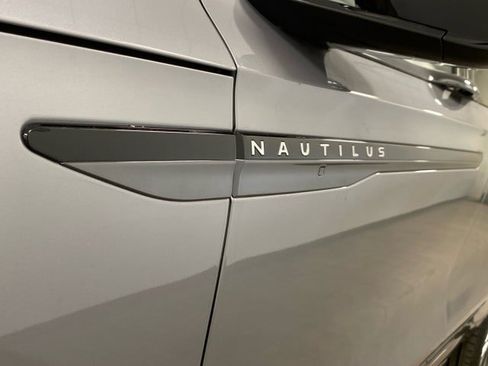 New 2025 Lincoln Nautilus Reserve w/ Jet Appearance Package image 13