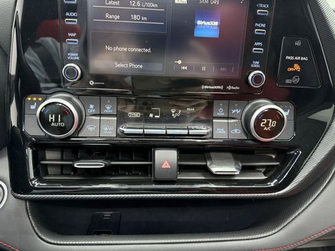 Used 2021 Toyota Highlander XSE image 21