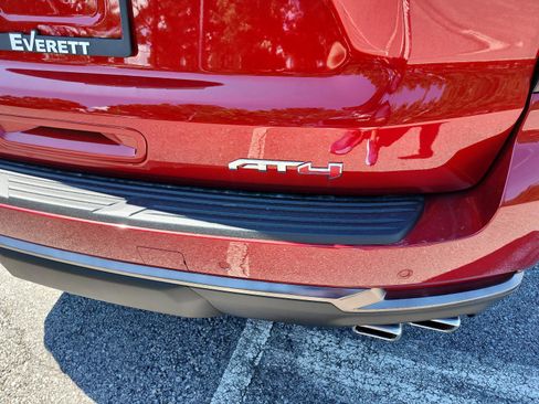 New 2025 GMC Yukon AT4 Ultimate w/ LPO, Floor Liner Package image 4