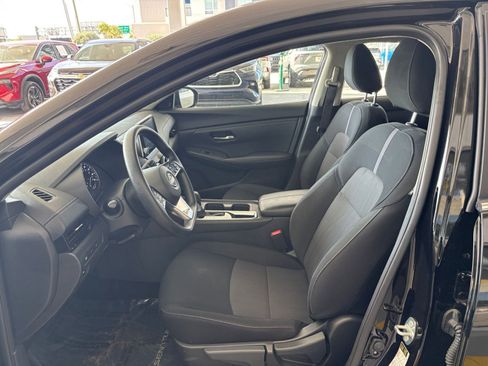 Used 2025 Nissan Sentra SV image 27