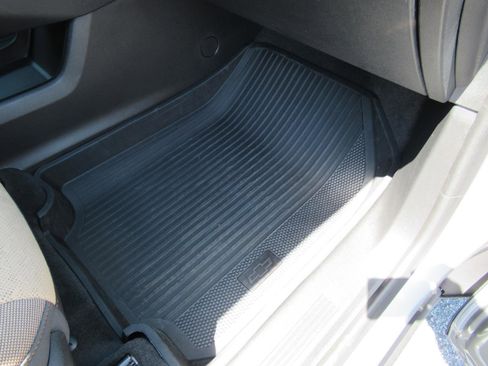 Used 2025 Chevrolet Equinox ACTIV w/ Safety and Technology Package image 34