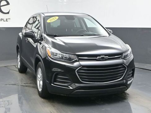 Used 2021 Chevrolet Trax LS w/ Tint and Cruise Package image 50