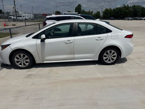 Used 2022 Toyota Corolla LE FWD image 8