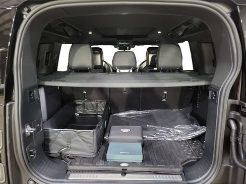 New 2026 Land Rover Defender 110 OCTA AWD/4WD image 28
