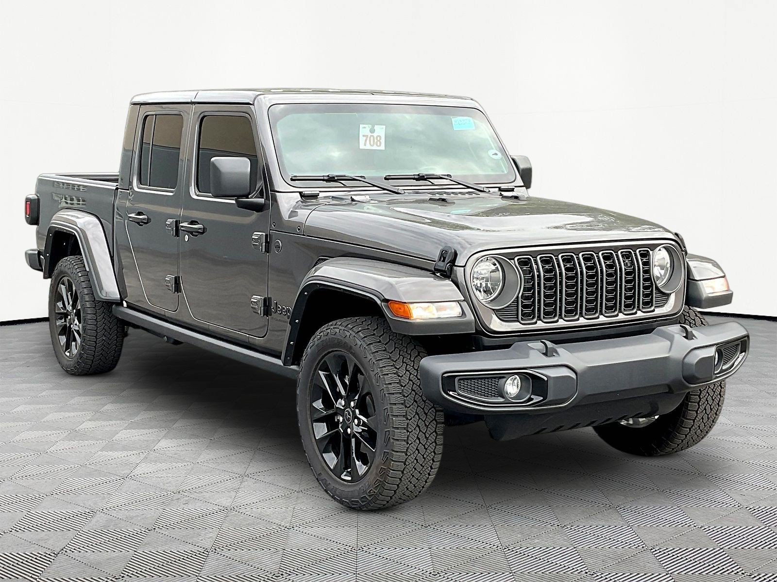 Used 2025 Jeep Gladiator Sport AWD/4WD image 3