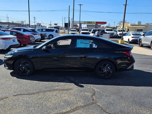 New 2026 Hyundai Elantra Sport FWD image 4