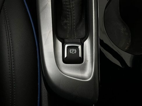 Used 2025 Buick Envista Sport Touring image 21