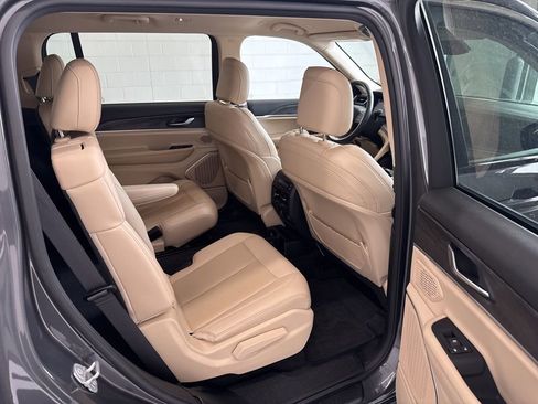 Used 2021 Jeep Grand Cherokee L Limited AWD/4WD image 10