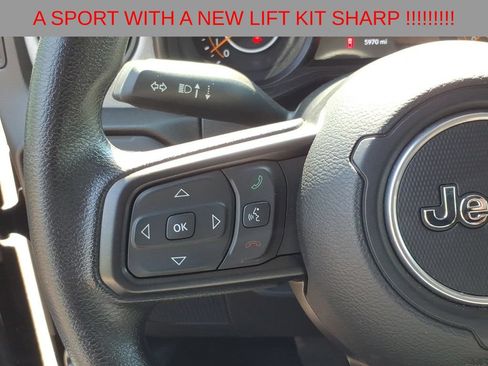 Used 2025 Jeep Gladiator Sport AWD/4WD image 15