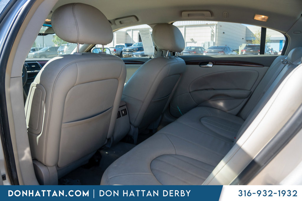 Used 2009 Buick Lucerne CXL FWD image 16