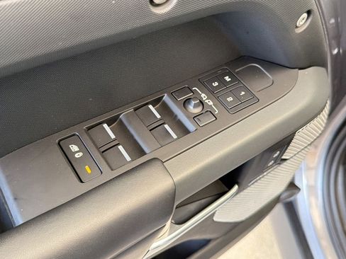 Used 2023 Land Rover Defender 130 X image 13