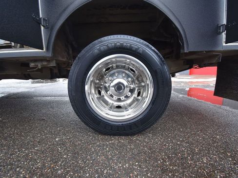Used 2016 Ford F550 4x4 Regular Cab Super Duty image 14